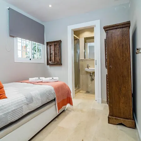 Captivating Coastal Townhouse In Aloha Pueblo With Amazing Mountain Views Holiday home Marbella