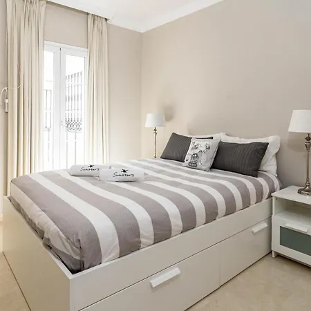 Holiday home Captivating Coastal Townhouse In Aloha Pueblo With Amazing Mountain Views Marbella